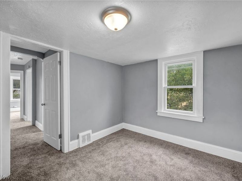 11312 Dove Avenue, Cleveland, OH 44105 Photo 35