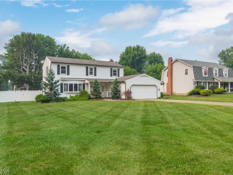 181 Crestview Drive , Elyria, OH 44035 Photo 2