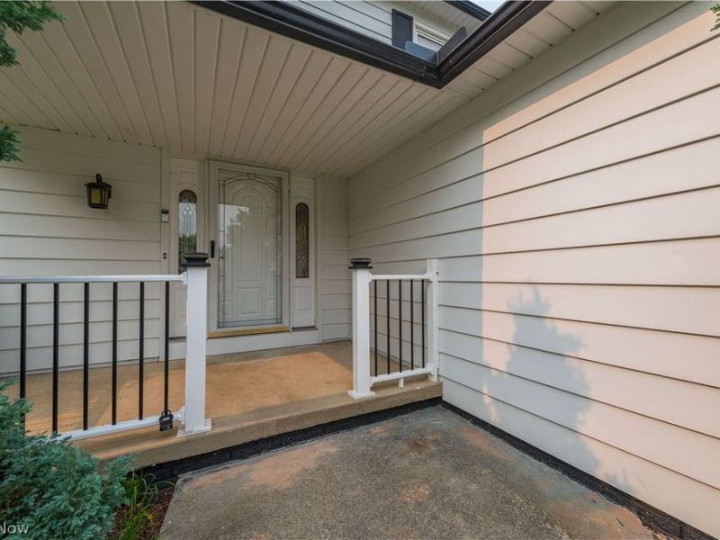 181 Crestview Drive , Elyria, OH 44035 Photo 4