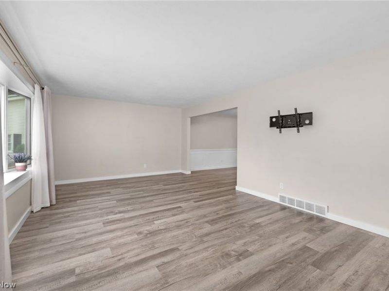181 Crestview Drive , Elyria, OH 44035 Photo 8