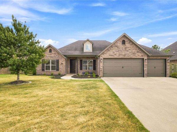 4608 Canopy Meadows Drive, Rogers, AR 72758