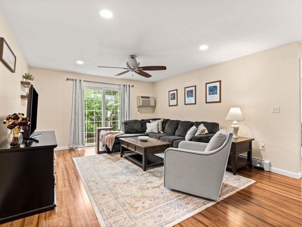 7 Autumn Leaf Drive, Unit 9, Nashua, NH 03060