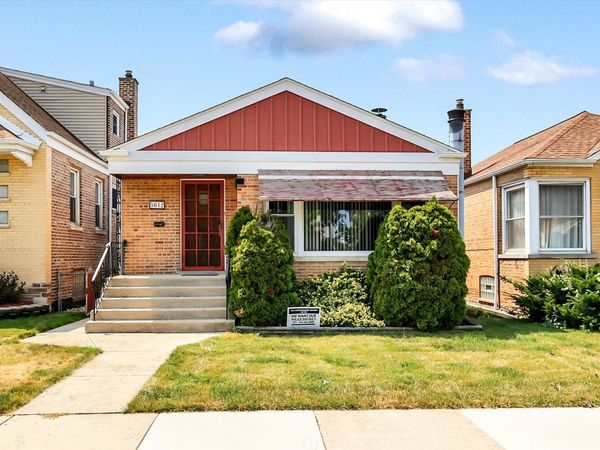 5612 S Merrimac Avenue , Chicago, IL 60638