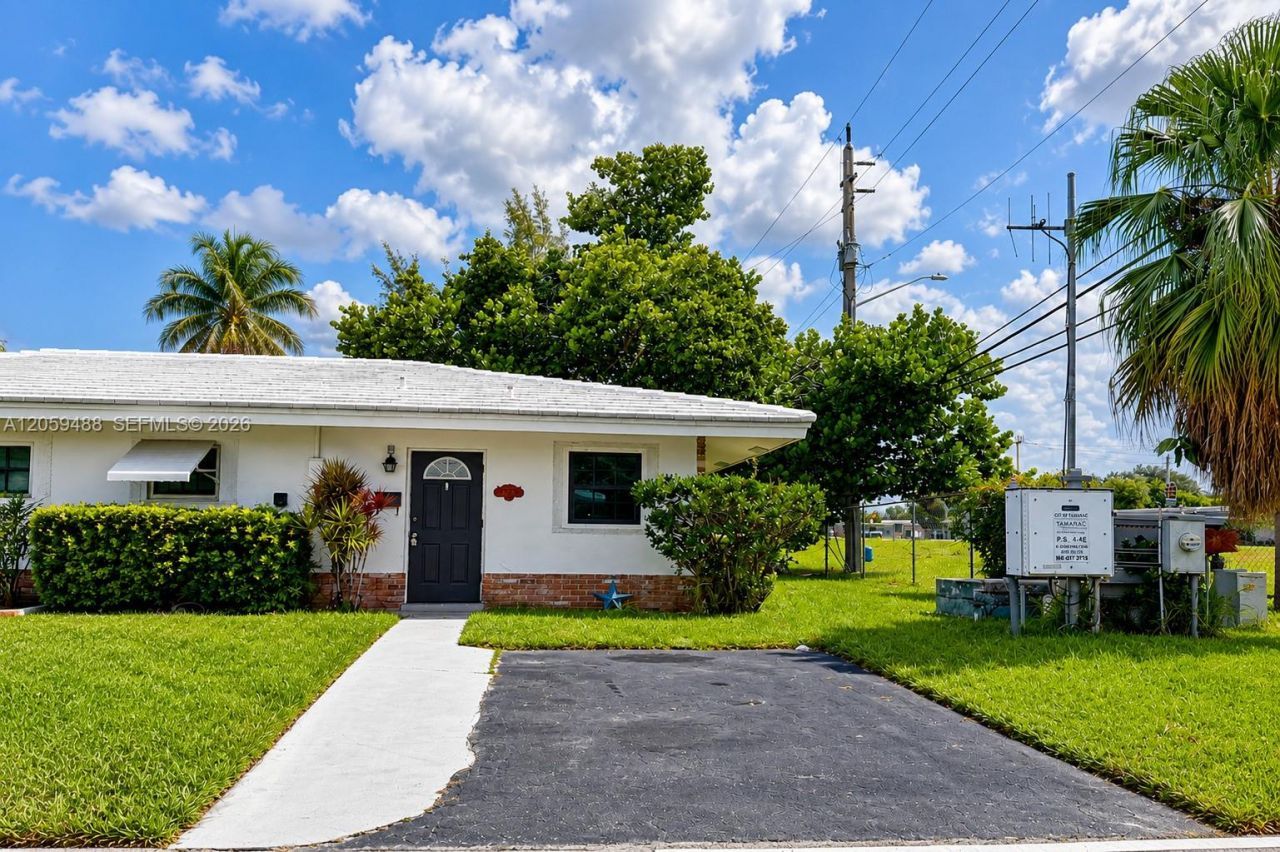 2401 NW 52nd St, Tamarac, FL 33309 Photo