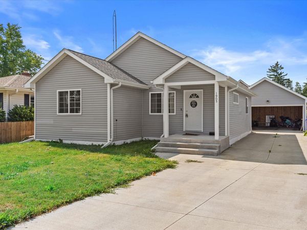 1905 34th St, Kenosha, WI 53140