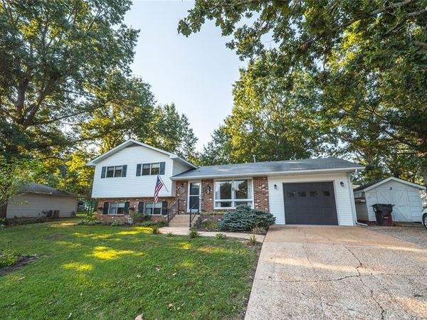 532 E James Boulevard, St James, MO 65559