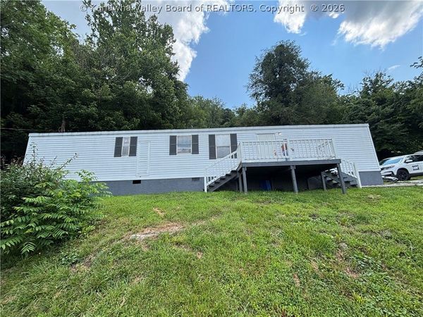 6078 Charleston Road, Bancroft, WV 25011