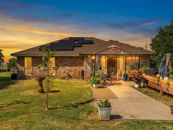 250 Capps Branch LN, Salado, TX 76571