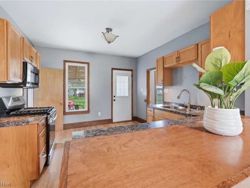 20954 Lake Park Boulevard, Alliance, OH 44601 Photo 6