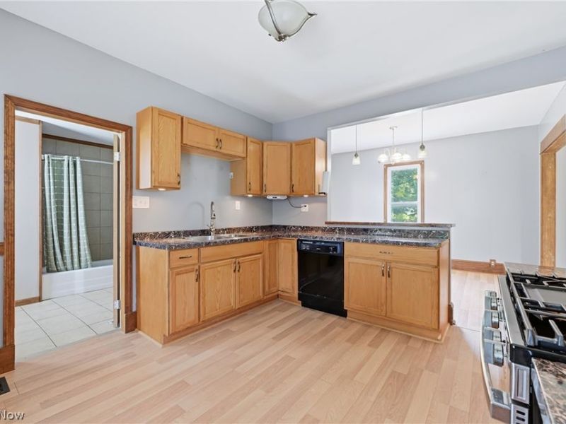 20954 Lake Park Boulevard, Alliance, OH 44601 Photo 9