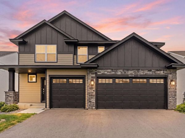 8813 Periwinkle Boulevard, Woodbury, MN 55129