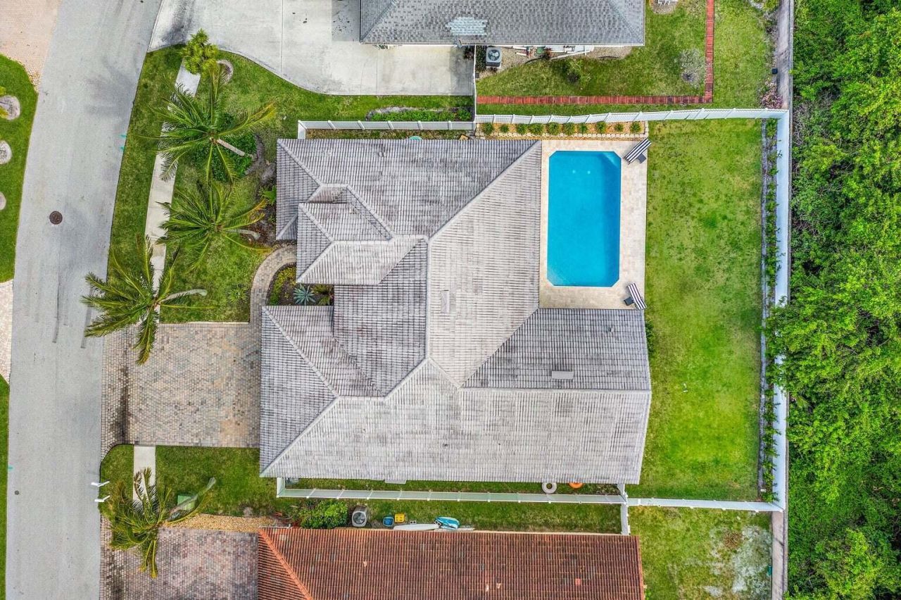 596 N Cypress Drive, Tequesta, FL 33469 Photo