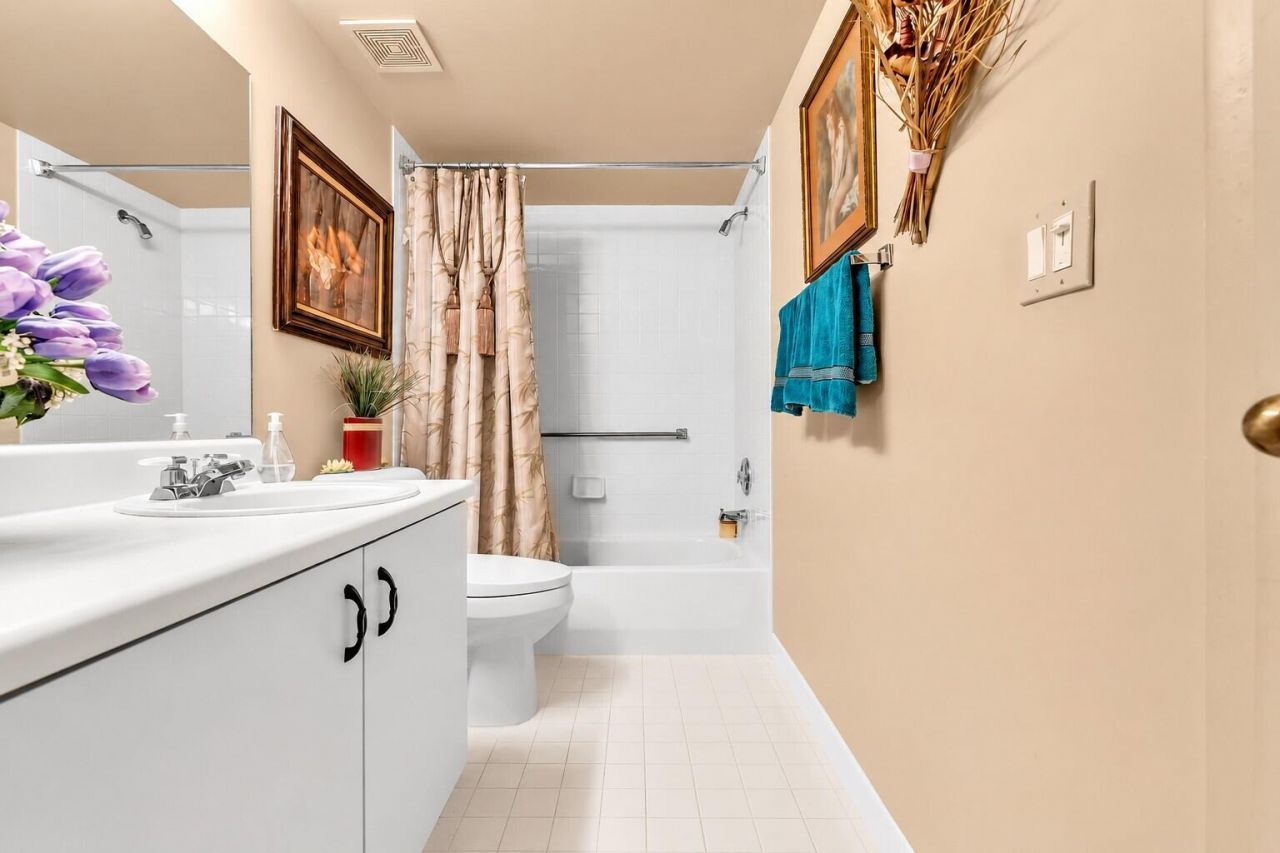 9560 Weldon Circle, Unit J110, Tamarac, FL 33321 Photo