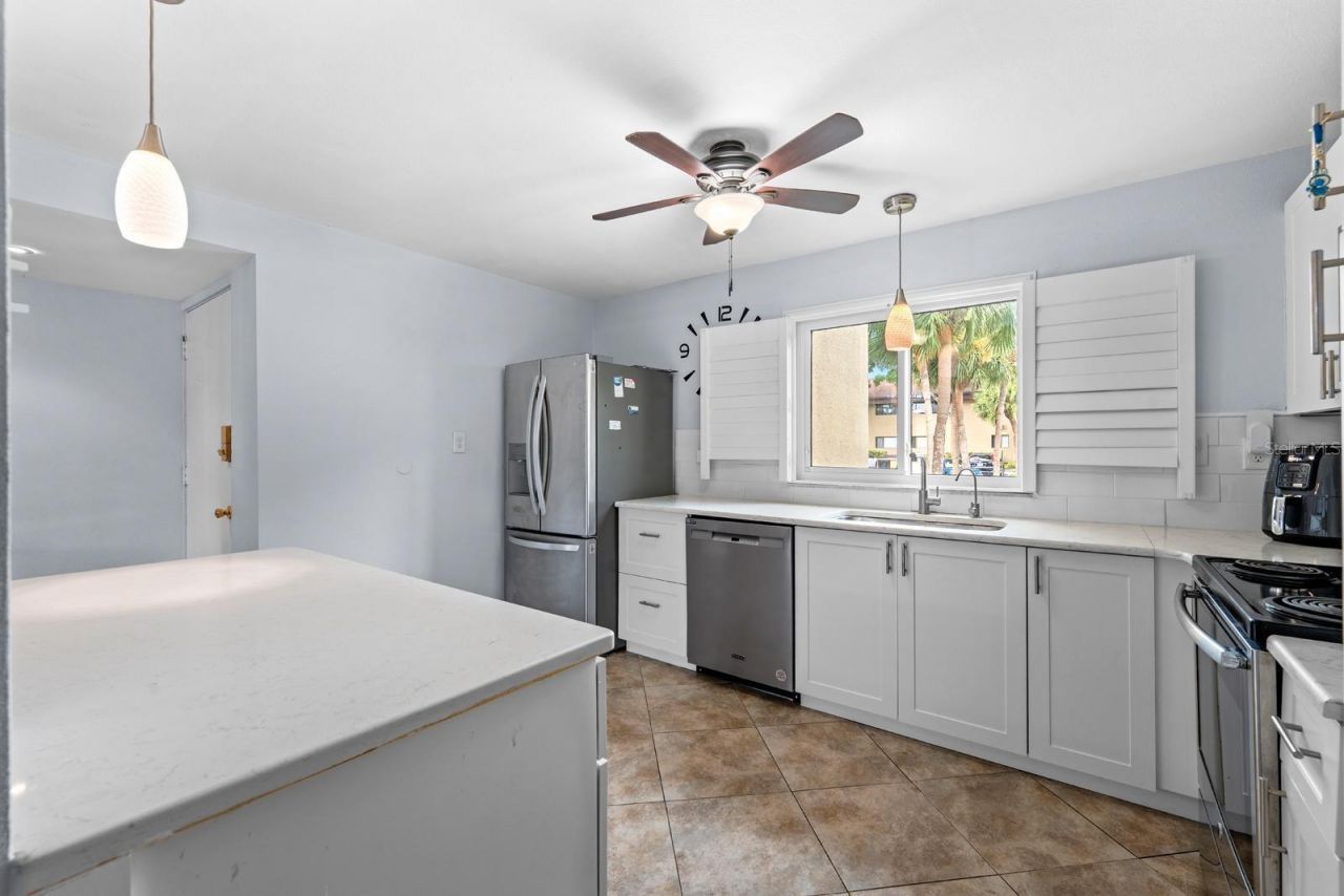 875 S Village Drive N, Unit 101, Saint Petersburg, FL 33716 Photo
