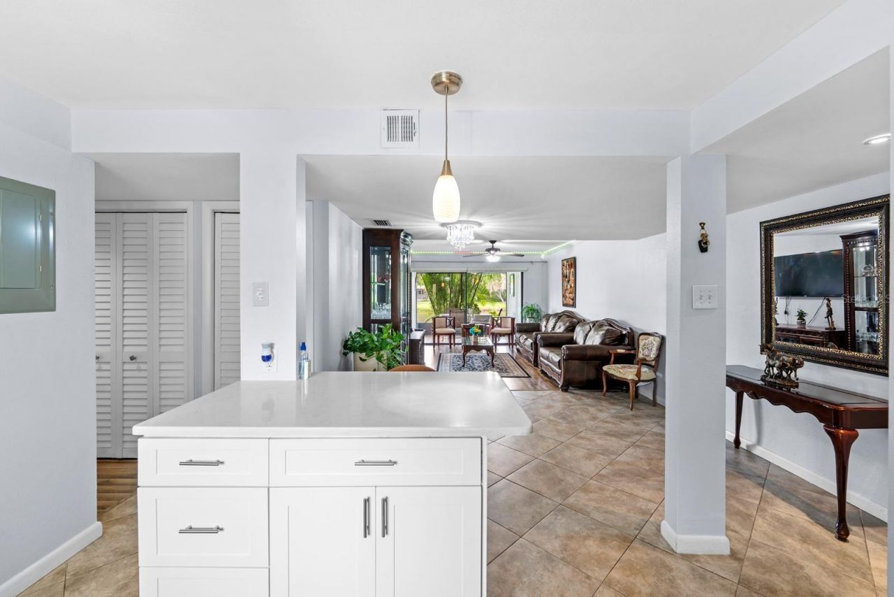 875 S Village Drive N, Unit 101, Saint Petersburg, FL 33716 Photo