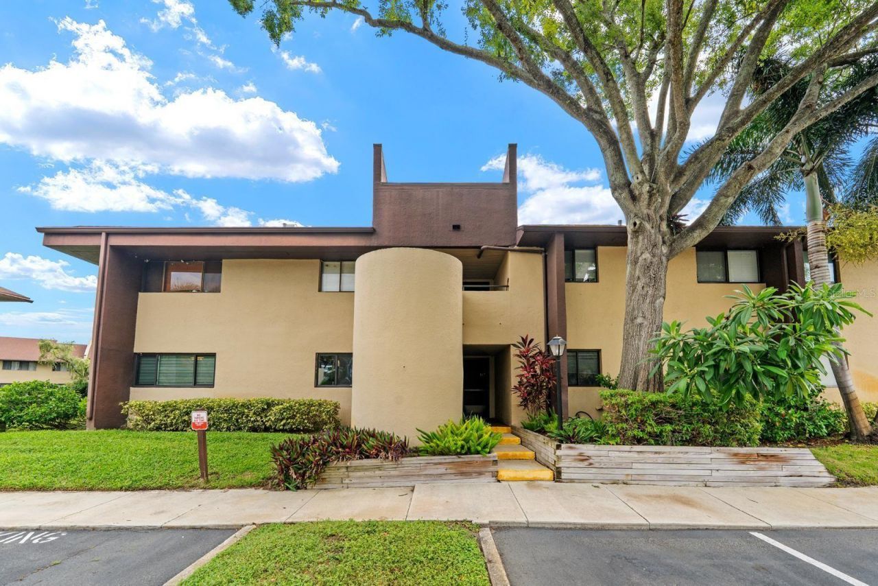 875 S Village Drive N, Unit 101, Saint Petersburg, FL 33716 Photo