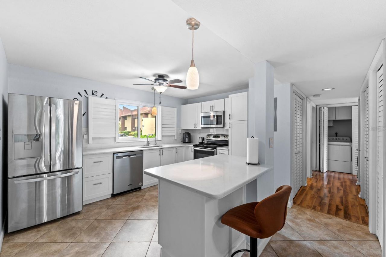 875 S Village Drive N, Unit 101, Saint Petersburg, FL 33716 Photo