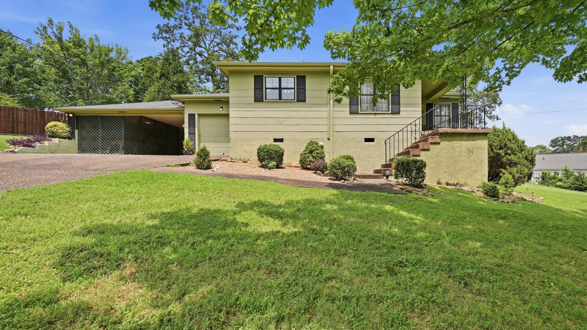 1281 W Fairfax Drive, Chattanooga, TN 37415 Main Photo