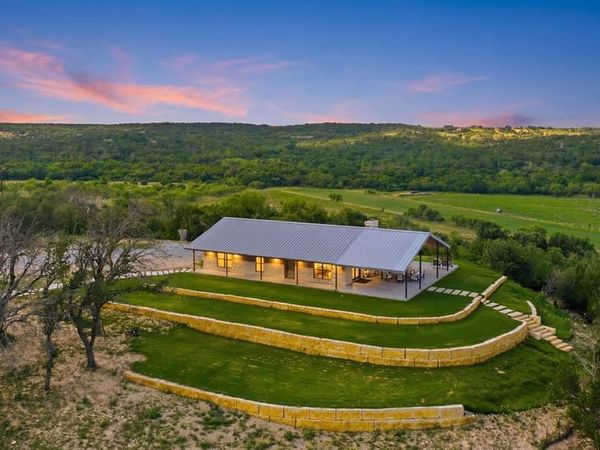 3035 CR 162 , Stephenville, TX 76401