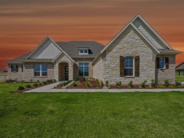 705 Water Side Drive, Van Alstyne, TX 75495