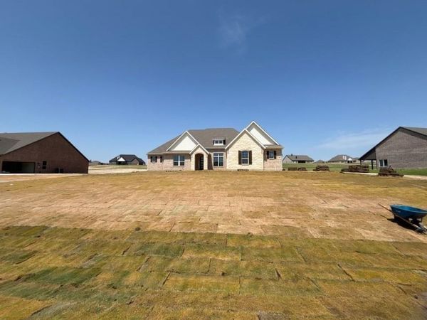 705 Water Side Drive, Van Alstyne, TX 75495