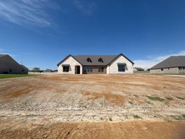 703 Water Side Drive, Van Alstyne, TX 75495