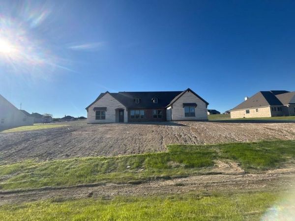 703 Water Side Drive, Van Alstyne, TX 75495