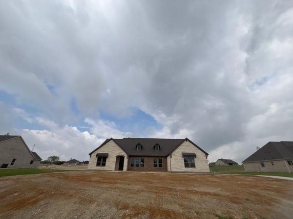 703 Water Side Drive, Van Alstyne, TX 75495