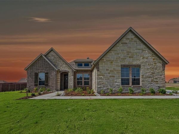 804 Valley Ridge Road, Van Alstyne, TX 75495