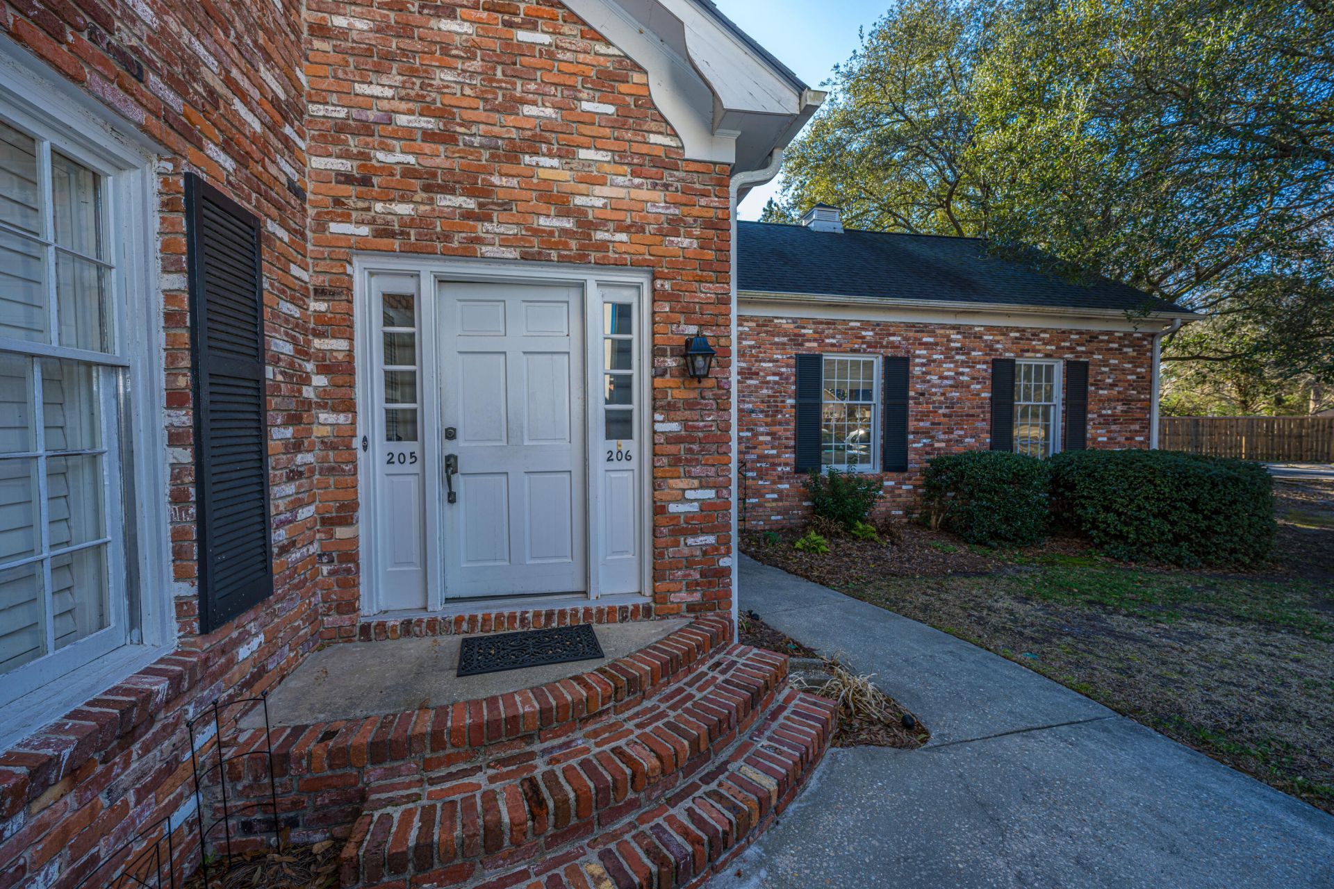 205 Woodlake Drive Photo 5