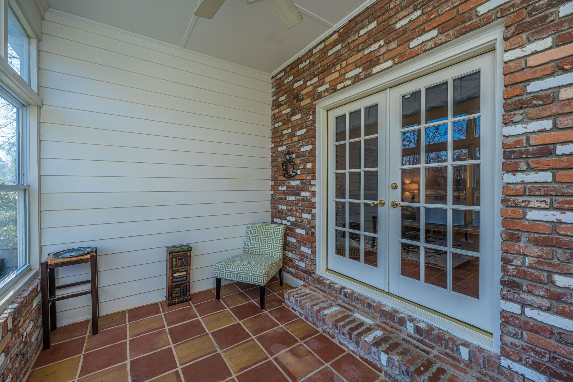 205 Woodlake Drive Photo 7