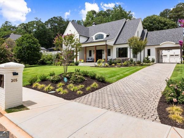 205 Thomas Circle, Roswell, GA 30075