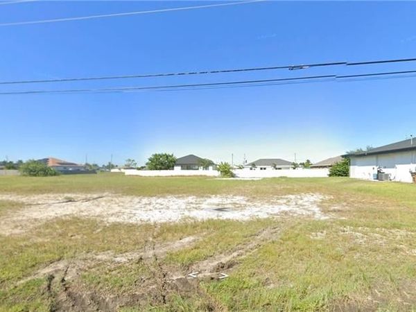 1109 Diplomat PKWY W, CAPE CORAL, FL 33993