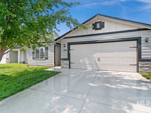 1746 E Deerhill Dr, Meridian, ID 83642