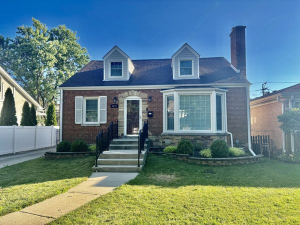 6922 N Owen Avenue , Chicago, IL 60631