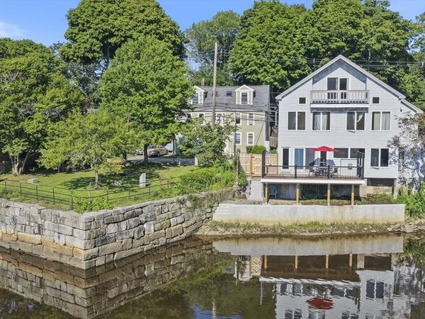 48 County St, Ipswich, MA 01938