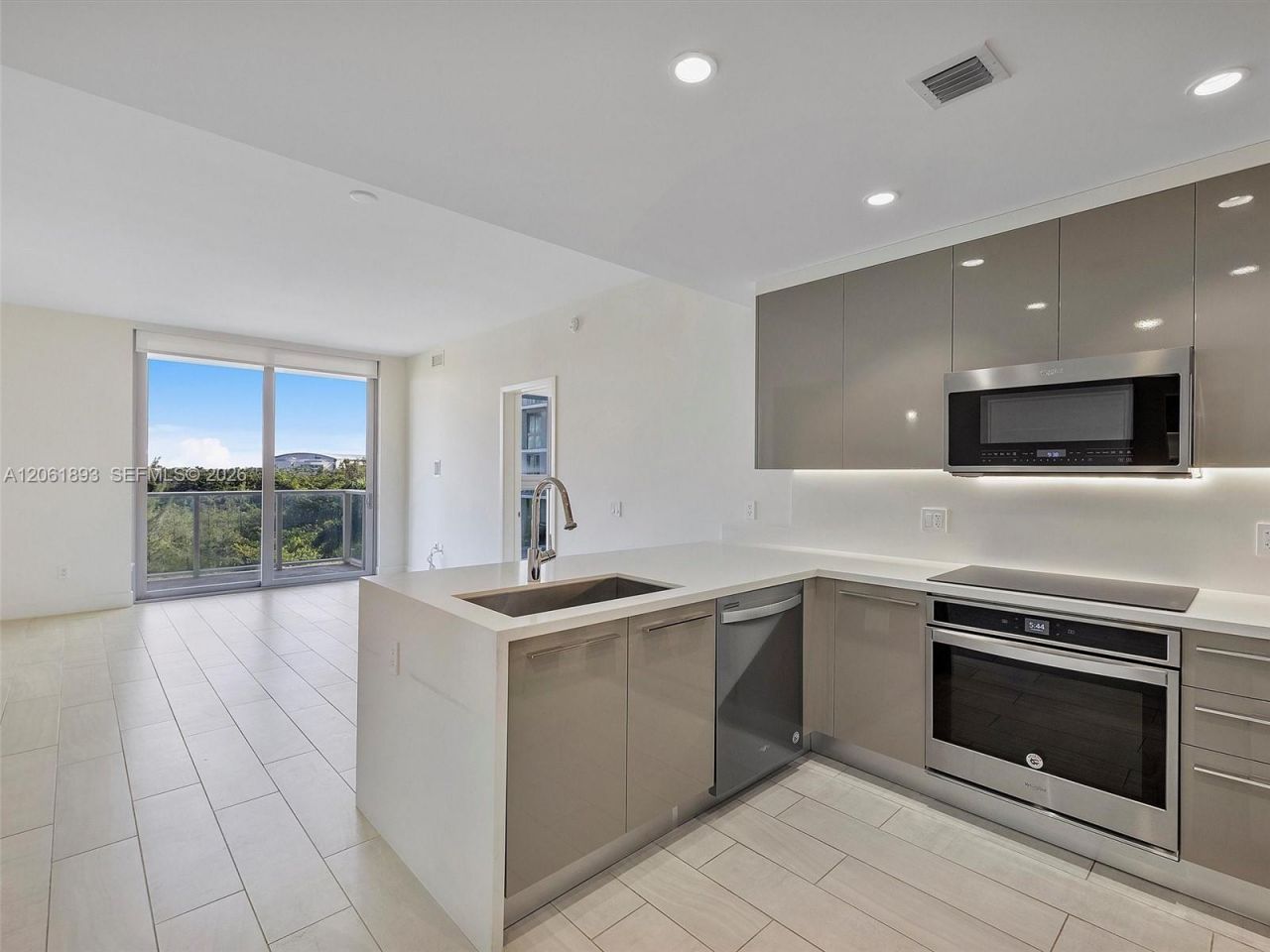 2000 Metropica Way, Unit 502, Sunrise, FL 33323 Photo
