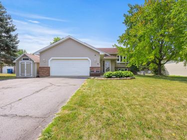 12601 92nd Place N, Maple Grove, MN 55369