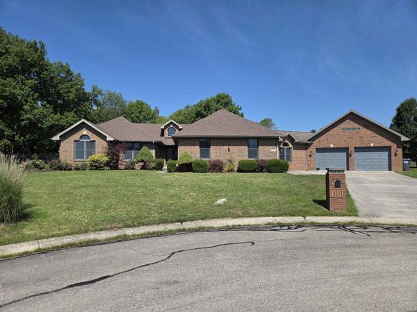 2405 N Wicklow Drive, Muncie, IN 47304
