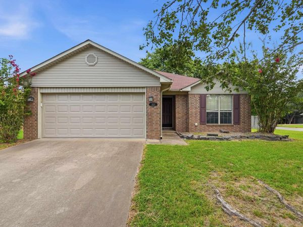 4510 Thompson, Conway, AR 72034