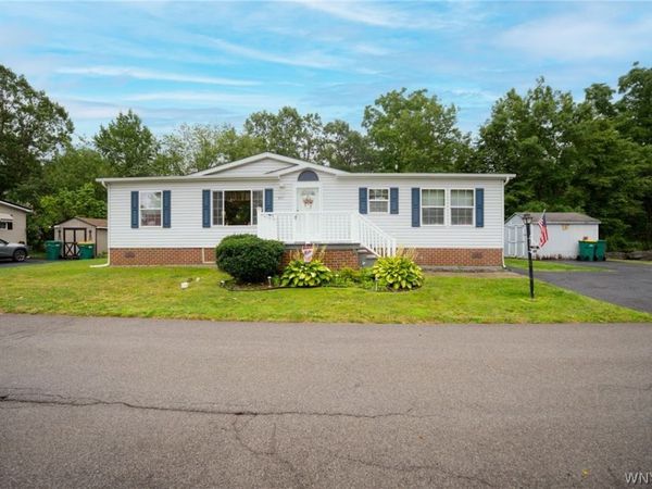 9791 Limehouse Drive , Clarence, NY 14031