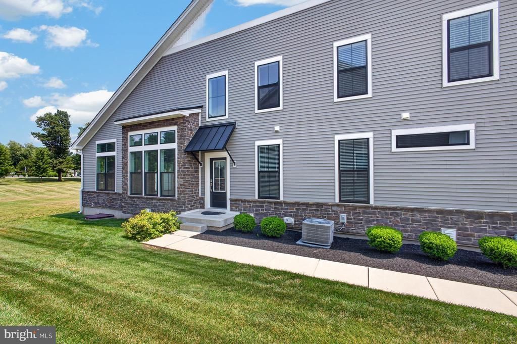 9 UMBRELL DRIVE , NORRISTOWN, PA 19403