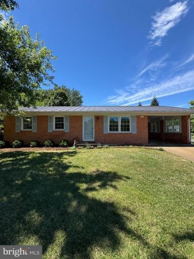2 Springcrest Drive, Luray, VA 22835 Main Photo