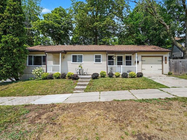 1205 Fountain Street NE, Grand Rapids, MI 49503