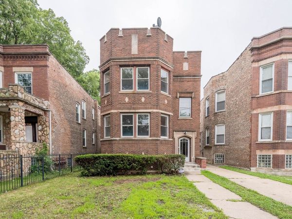 7754 S Saginaw Avenue, Chicago, IL 60649