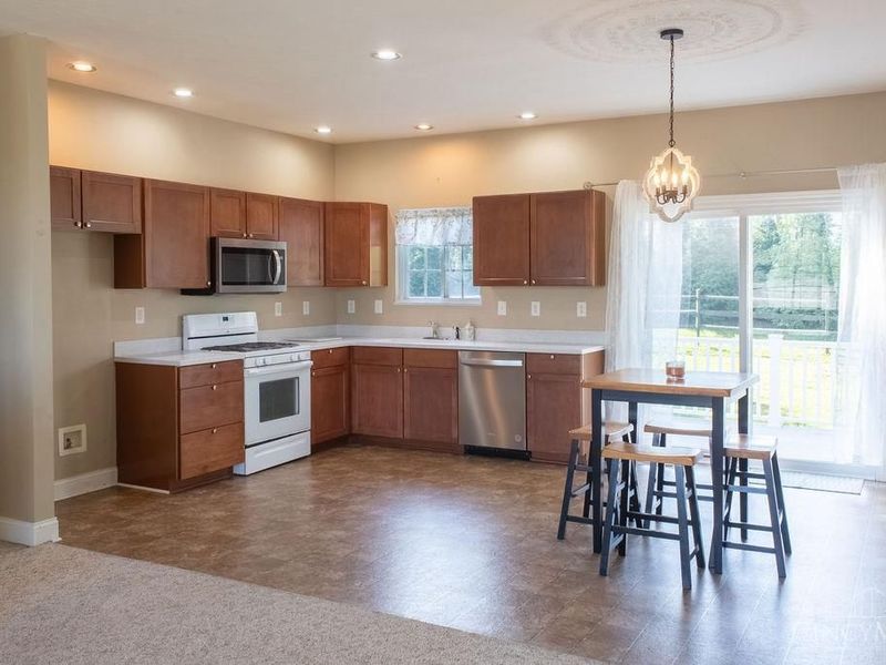 111 Oak Hills Drive, Highland, OH 45133 Photo 8