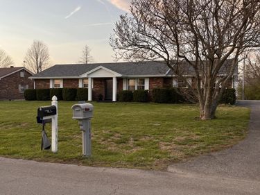 185 Cummins Ferry Road, Salvisa, KY 40372