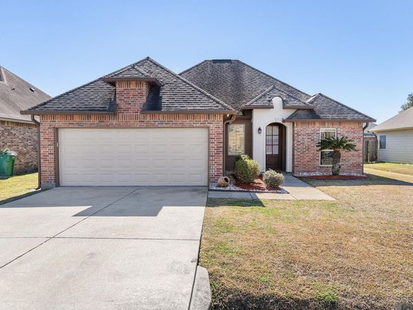 308 Hill Ridge Dr, Youngsville, LA 70592