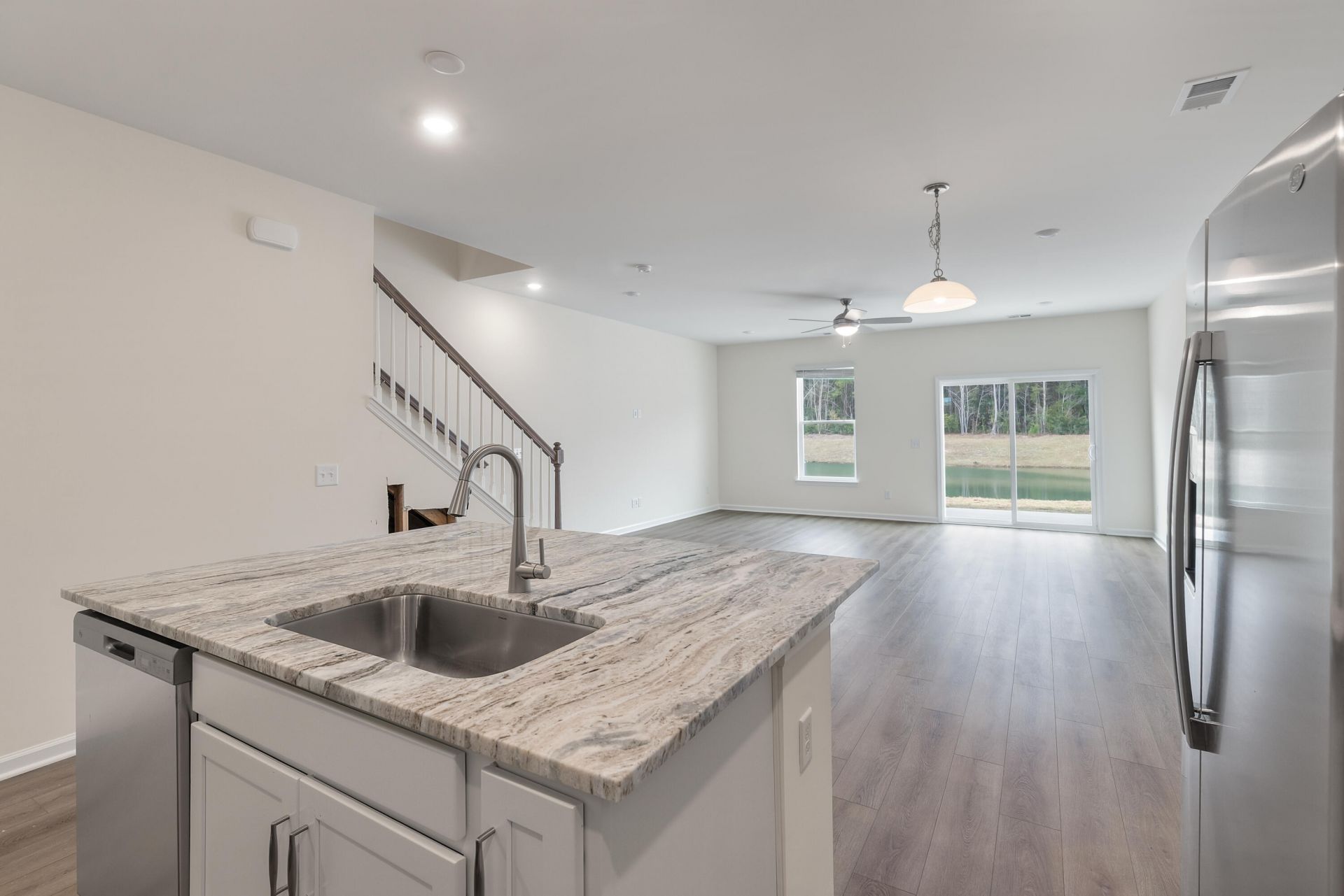 405 Painted Lady Lane Photo 6