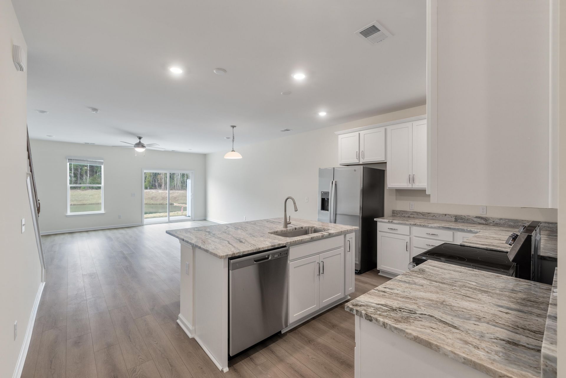 405 Painted Lady Lane Photo 8